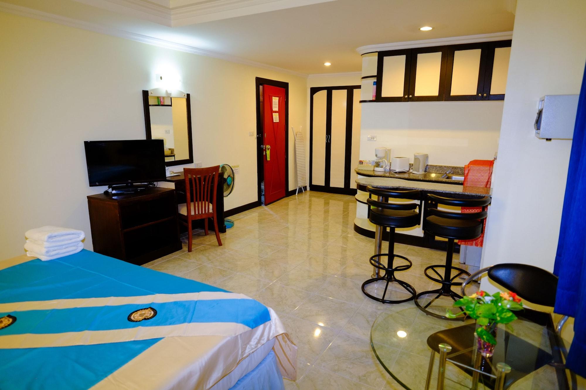 Adonis Pensión Patong Exterior foto